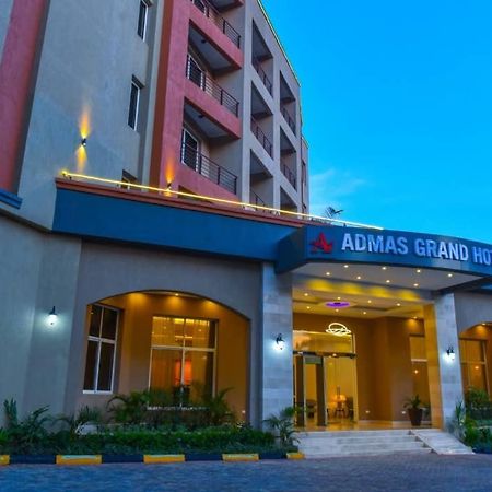 Admas Grand Hotel Entebbe Buitenkant foto