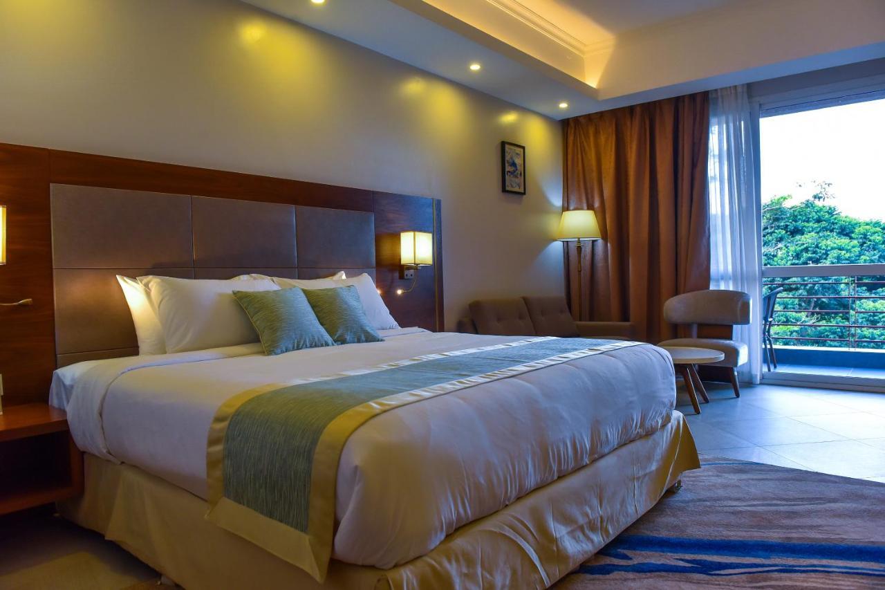 Admas Grand Hotel Entebbe Buitenkant foto
