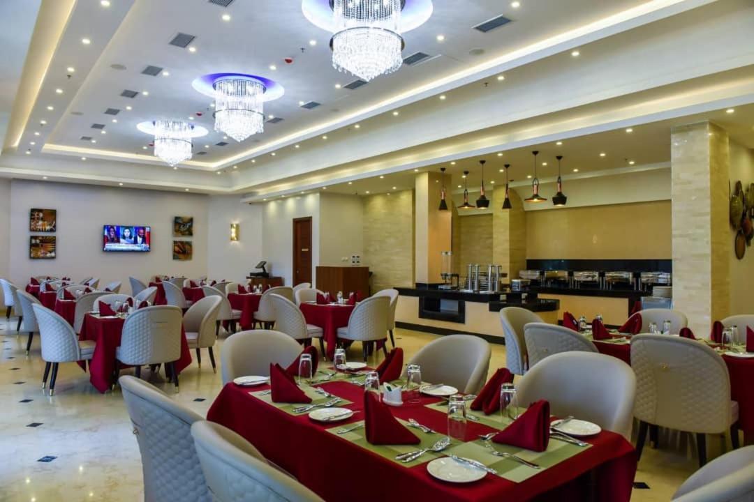 Admas Grand Hotel Entebbe Buitenkant foto