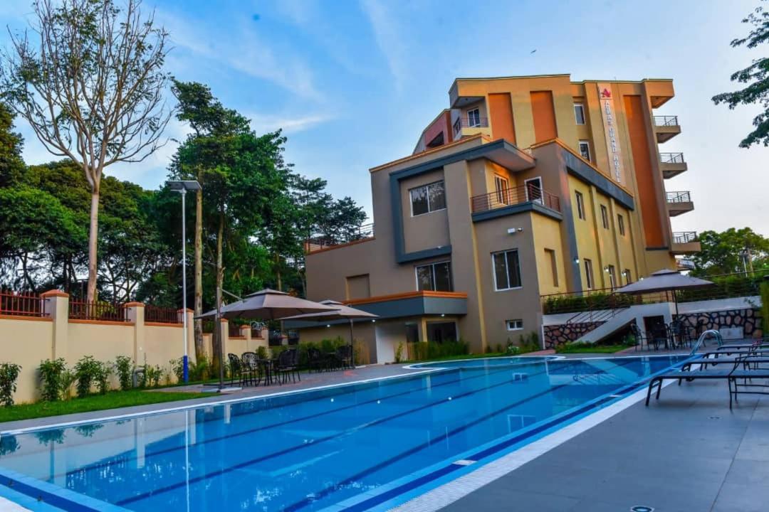 Admas Grand Hotel Entebbe Buitenkant foto