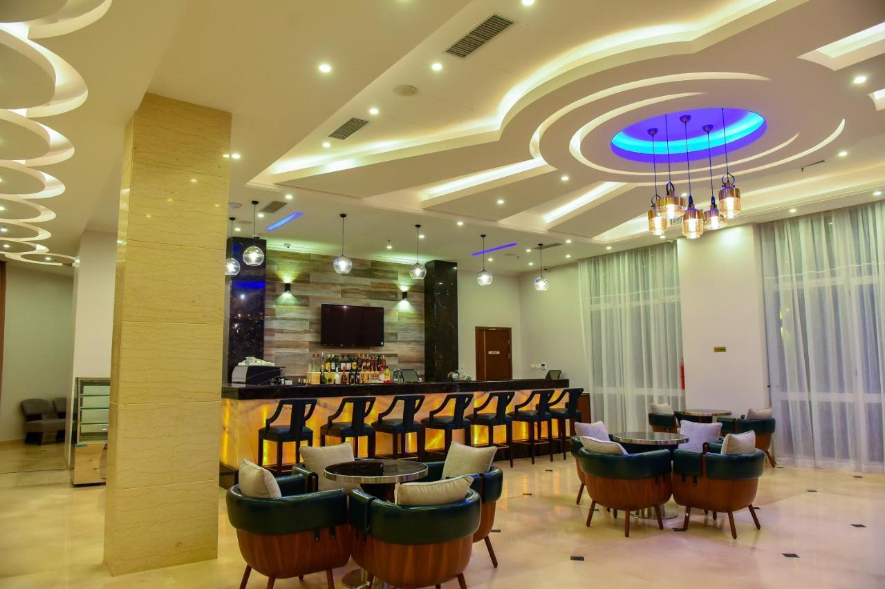 Admas Grand Hotel Entebbe Buitenkant foto