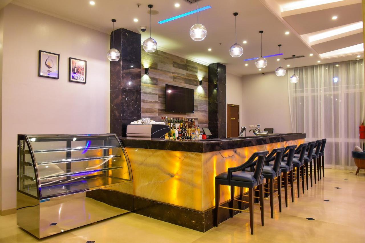 Admas Grand Hotel Entebbe Buitenkant foto