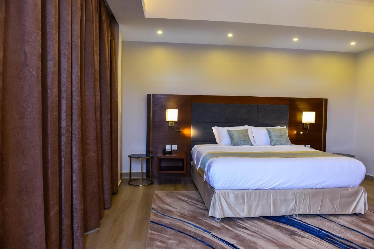 Admas Grand Hotel Entebbe Buitenkant foto