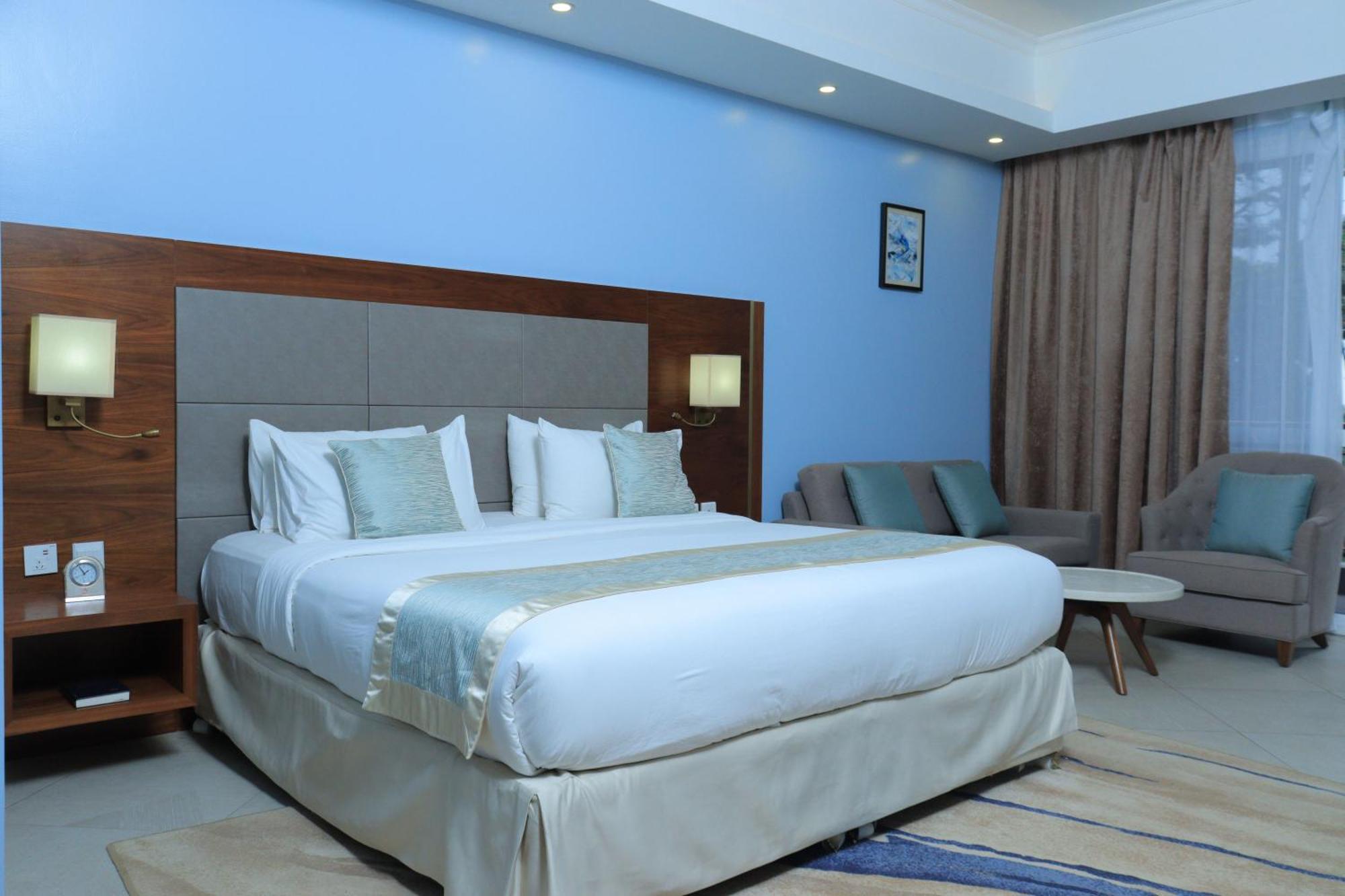 Admas Grand Hotel Entebbe Buitenkant foto